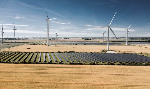 Solarparks und Windkrafträder in Bosbüll: Auch nach Ablauf der EEG-Förderung sollen sie wirtschaftlich und umweltfreundlich im Einsatz bleiben