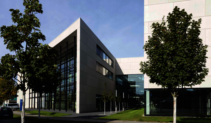 Zentrum für Photovoltaik und Erneuerbare Energien (ZPV), Berlin.
