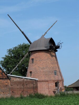 Mit dem Abdichtungssystem Triflex ProDetail wurden Details auf der Haube der Windmühle Burgdorf bei Salzgitter abgedichtet.