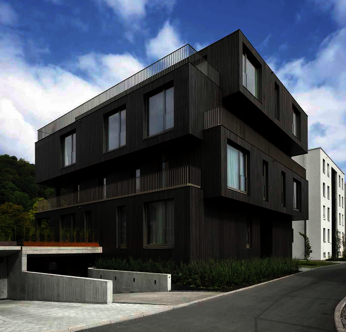 Das 2014 fertiggestellte viergeschossige Mehrfamilienhaus „Theurer“ in Nagold mit versetzten Geschossen ist das Ergebnis eines Wettbewerbs.