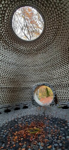 Blick in die Lehmkuppel von Gernot Minke in Kassel