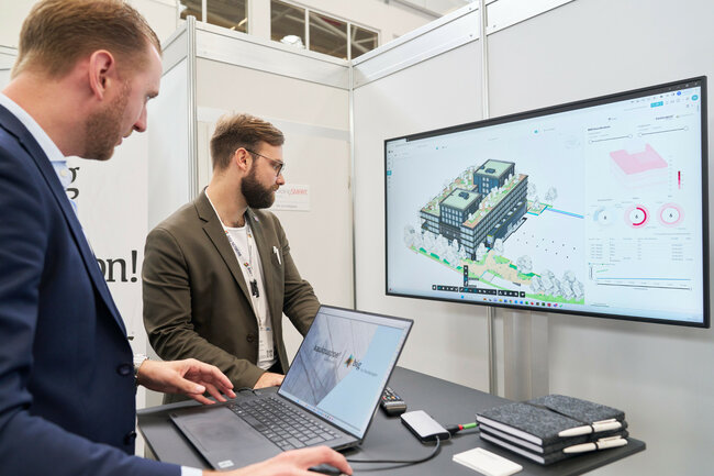 digitalBAU 2024 mit Fokus auf Leitthemen digitale Baustelle, vernetzte Stadt, zirkuläres Bauen und Konnektivität