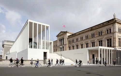 Die James-Simon-Galerie ist das neue Eingangsgebäude für das Pergamonmuseum und das Neue Museum in Berlin.