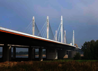 Die Restlebensdauer der Ewijk-Brücke wurde durch die Ertüchtigung der Fahrbahnplatte deutlich erhöht.
