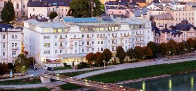 Nach siebenjähriger Modernisierungsarbeit erstrahlt das Hotel Sacher Salzburg wieder in neuem Glanz.