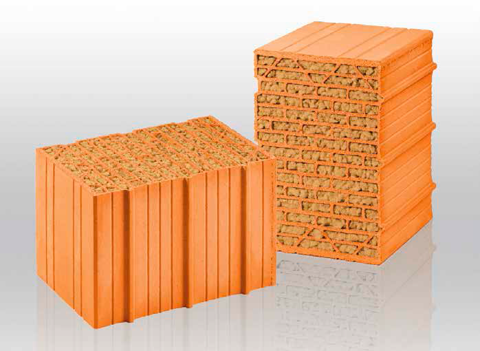 Der „Unipor W07 Silvacor“ ermöglicht aufgrund seiner Holzfaserfüllung die Erstellung von hoch wärmedämmendem Mauerwerk mit besonderen ökologischen Ansprüchen.