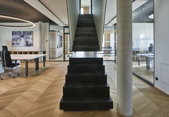 Die neuen Büroflächen sind hell, offen und mit modernen Materialien gestaltet.