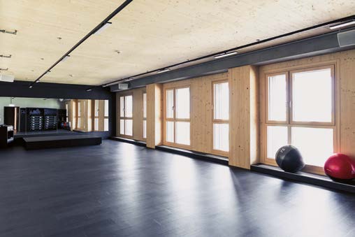 Der Boden im Fitnessbereich wurde als „Floor and more power“ ausgeführt, der Oberbelag wurde den Wünschen des Mieters angepasst.