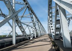 Nicht überall halten die Brücken, was sie auf den ersten Blick versprechen: Mit Brückenprüfungen lassen sich mögliche Mängel und Schäden rechtzeitig erkennen und bewerten.